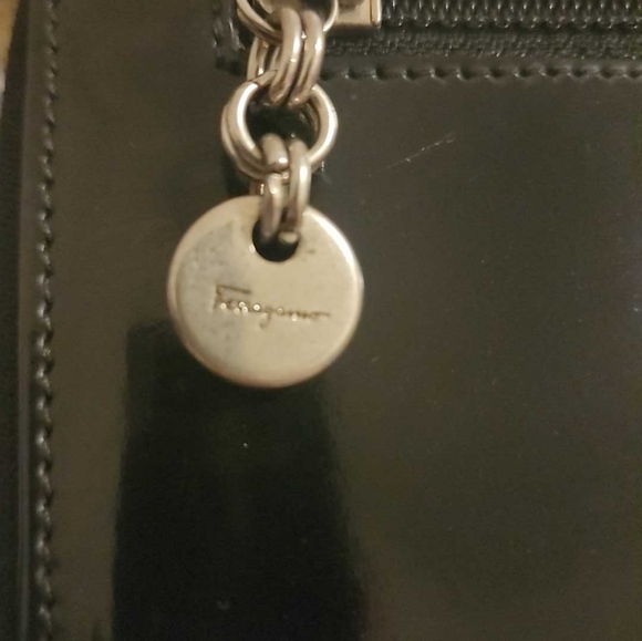 SALVATORE FERRAGAMO Black Patent Leather Zip Around Wallet 🔥 - Picture 4 of 13